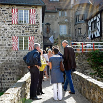 Sonniger Nachmittag mit Kunst, Gärten und Licht